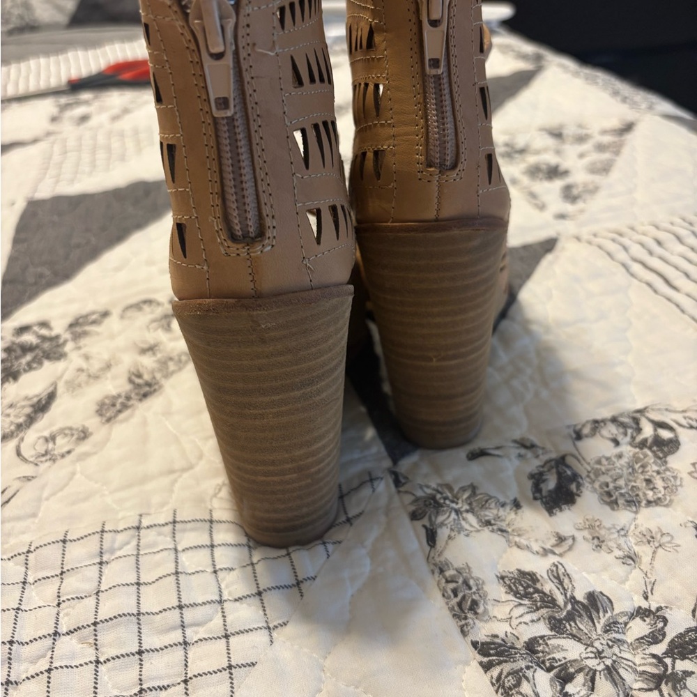 Jeffrey Campbell Tan Leather Cutout Wedges - Picture 4 of 6
